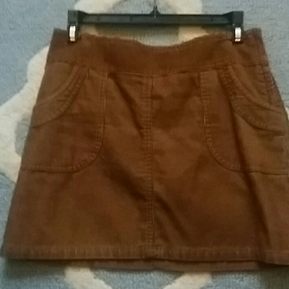 🗽3 for $20 h&m 70s corduroy mini